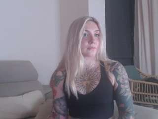 tattoobbgirl Live Webcam on CamSoda