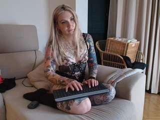 Tattoobbgirl