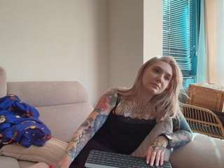 le modèle tattoobbgirl est en webcam porno dans un show sur le site camsoda, il possède les tags suivants: ass,deepthroat,dildo or vibrator,fingering,handjob,tattoos,blonde hair,hd,petite,small tits