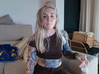Tattoobbgirl