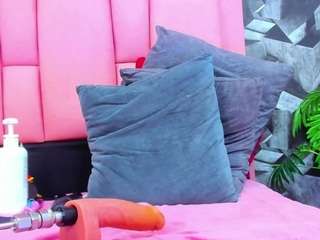 Brithany live webcam show