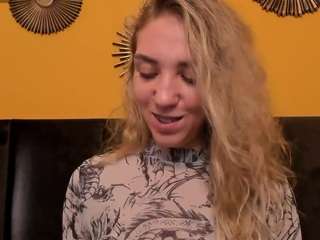 jessiecurlyy Live Webcam on CamSoda