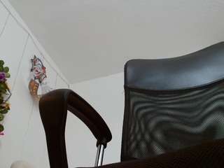 missevoleth2, female webcam model,  years old, on live webcam