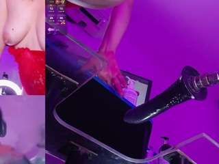 ScarletHill live webcam show
