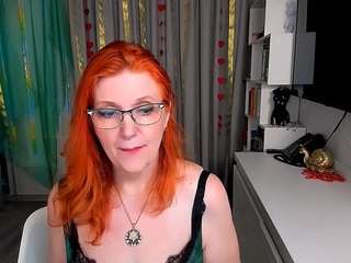 almaz-fire-fox-one's CamSoda show and profile