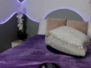 arianaa-collins's CamSoda show and profile