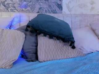 arianaa-collins's CamSoda show and profile