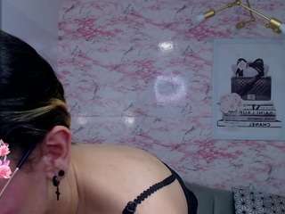 emily-rousse-t's CamSoda show and profile