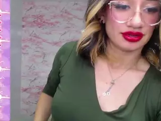 emily-rousse-t's Live Sex Cam Show