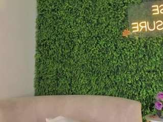 emmily-z Live Webcam on CamSoda