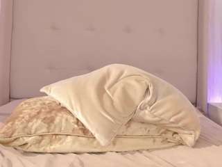 emmily-z from CamSoda is Freechat