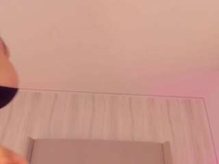 Live webcam model emmily-z on Soda Cams