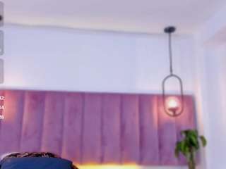 emmily-z Live Webcam on CamSoda