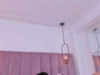 emmily-z Live Webcam on CamSoda