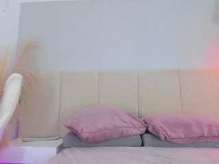emmily-z live cam preview