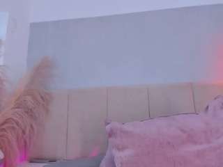 emmily-z live cam preview