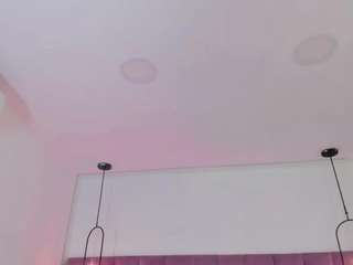 emmily-z live cam preview