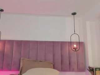 emmily-z Live Webcam on CamSoda