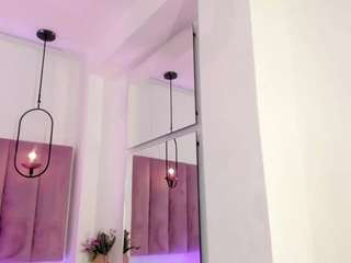 emmily-z's live room