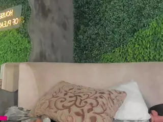 emmily-z's Live Sex Cam Show