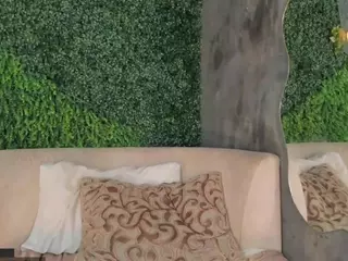 emmily-z's Live Sex Cam Show