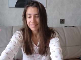 hot-ass-18 Live Webcam on CamSoda