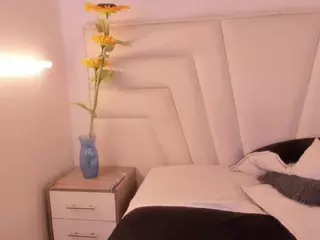 SwetiieBoobs's Live Sex Cam Show