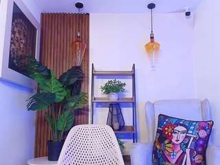 coral-lise Live Webcam on CamSoda