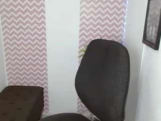 dayanacarson, female webcam model,  years old, on live webcam