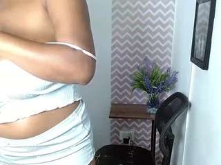 dayanacarson live on CamSoda