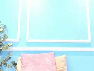 lucycanels Live Webcam on CamSoda