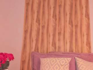 lucycanels live cam profile