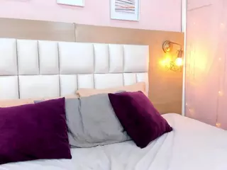 LucyCanels's Live Sex Cam Show