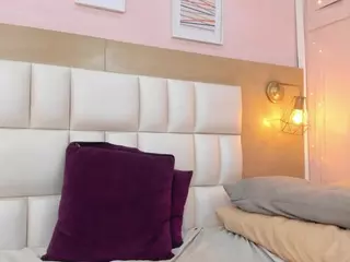 LucyCanels's Live Sex Cam Show