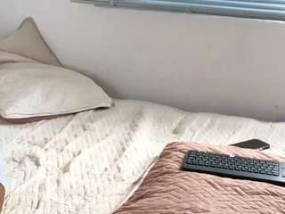 69hotemptation Live Webcam on CamSoda