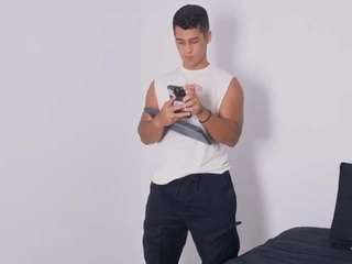 69hotemptation Live Webcam on CamSoda