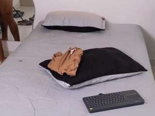 le modèle 69hotemptation est en webcam porno dans un show sur le site camsoda, il possède les tags suivants: black hair,cowgirl,young adult,tittyfuck,teen 18,tattoos,no smoking,huge tits,hazel eyes,fuck machine,facial piercings,drinking,deepthroat,cum swallowing,cum in pussy,creampie,curvy,hd,muscle