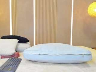 antonella-west Live Webcam on CamSoda