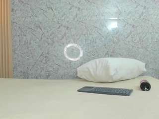 Antonella-West live cam preview