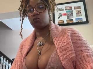 Live webcam model kharmen2 on Soda Cams