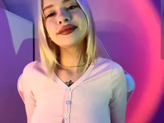 CloverCrammer's Live Sex Cam Show
