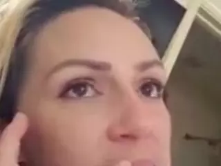 Hiikitty424's Live Sex Cam Show