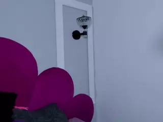 Bonniie-22's Live Sex Cam Show