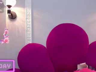 Bonniie-22's Live Sex Cam Show