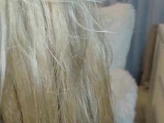 evelineve's CamSoda show and profile