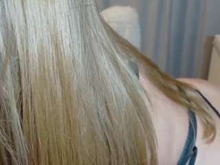 evelineve's CamSoda show and profile