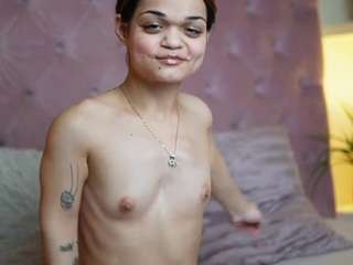 maiamini's CamSoda show and profile