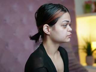 maiamini's CamSoda show and profile