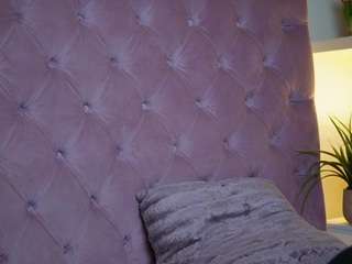 maiamini, female webcam model,  years old, on live webcam