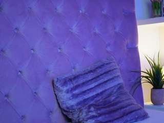 le modèle maiamini est en webcam porno dans un show sur le site camsoda, il possède les tags suivants: black hair,blowjob,dildo or vibrator,full nudity,orgasm,smoking,spanking,tittyfuck,hd,petite,small tits